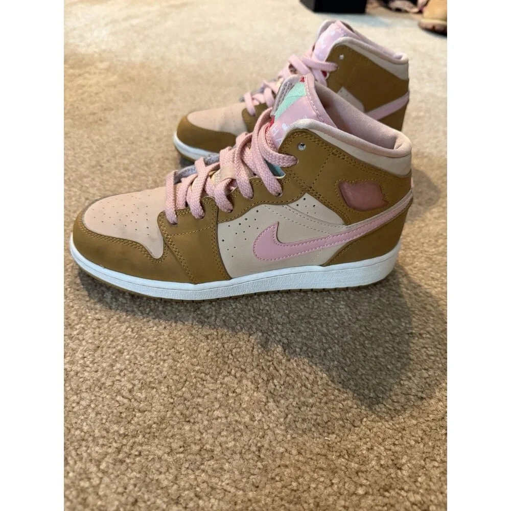 Grade School Jordan 1 Mid Retro Bunny Style Code 724072-730 Size 5.5Y No Box